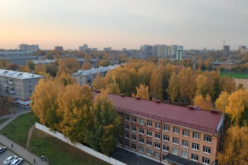 Апартаменты Уютная квартира в центре Ижевск Экстерьер фото